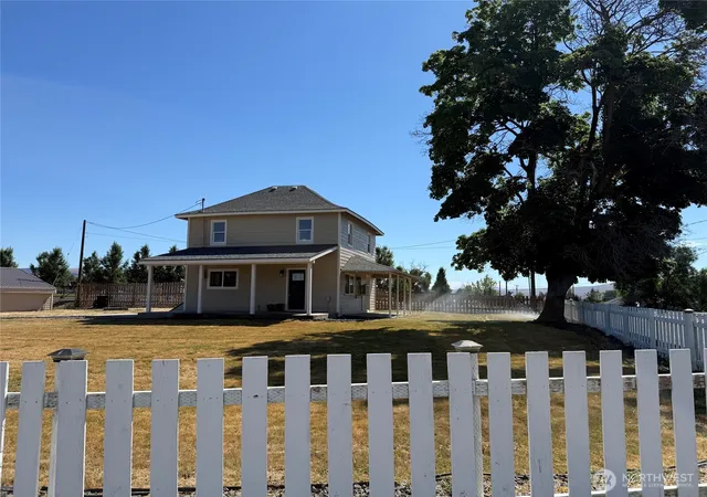 Photo 2 of Sale Pending at 990 Lancaster Rd, Selah, WA 98942 | MLS# NWM2549068 | Listing updated on 2026-09-16