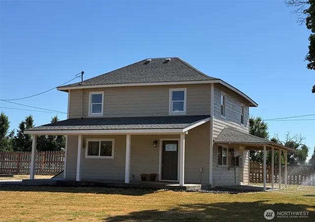 Photo 3 of Sale Pending at 990 Lancaster Rd, Selah, WA 98942 | MLS# NWM2549068 | Listing updated on 2026-09-16