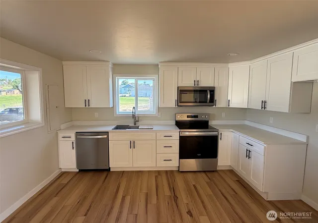 Photo 4 of Sale Pending at 990 Lancaster Rd, Selah, WA 98942 | MLS# NWM2549068 | Listing updated on 2026-09-16