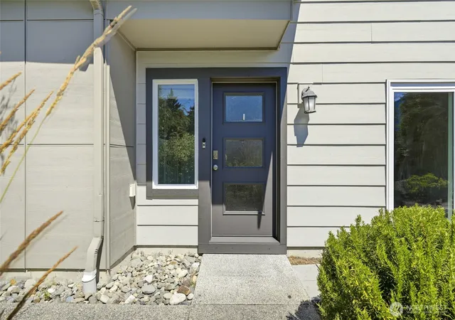 Photo 3 of Townhouse for sale at 15113 40th Avenue W #C8, Lynnwood, WA 98087 | MLS# NWM2549362 | Listing updated on 2026-10-01