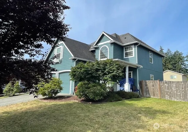 Photo 2 of Single family home for sale at 11712 10th Avenue E, Tacoma, WA 98445 | MLS# NWM2549760 | Listing updated on 2026-10-01