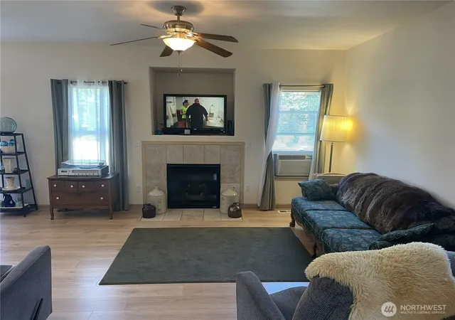 Photo 3 of Single family home for sale at 11712 10th Avenue E, Tacoma, WA 98445 | MLS# NWM2549760 | Listing updated on 2026-10-01
