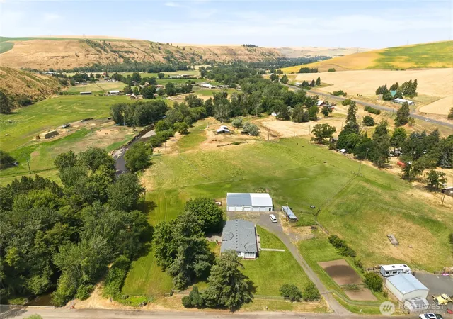 Photo 4 of Manufactured home for sale at 110 Baileysburg Rd, Dayton, WA 99328 | MLS# NWM2550281 | Listing updated on 2026-09-22