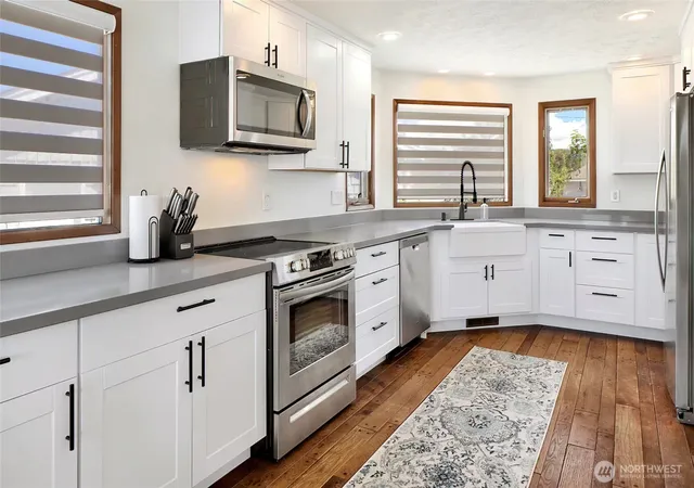 Photo 4 of Single family home for sale at 2585 Lummi View Dr, Bellingham, WA 98226 | MLS# NWM2550482 | Listing updated on 2026-09-22