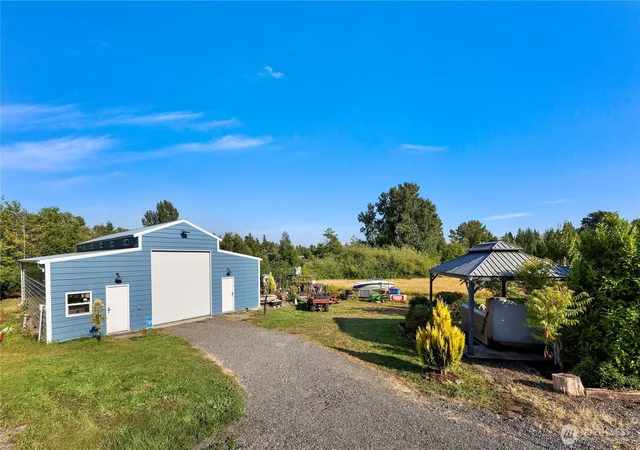 Photo 3 of Manufactured home for sale at 5276 Barr Rd, Ferndale, WA 98248 | MLS# NWM2550793 | Listing updated on 2026-09-17