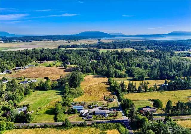 Photo 4 of Manufactured home for sale at 5276 Barr Rd, Ferndale, WA 98248 | MLS# NWM2550793 | Listing updated on 2026-09-17