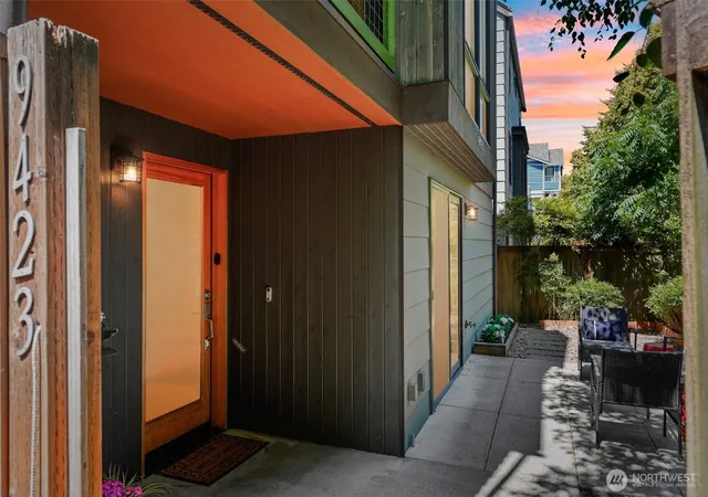 Photo 3 of Townhouse for sale at 9423 Roosevelt Way NE, Seattle, WA 98115 | MLS# NWM2550801 | Listing updated on 2026-09-17