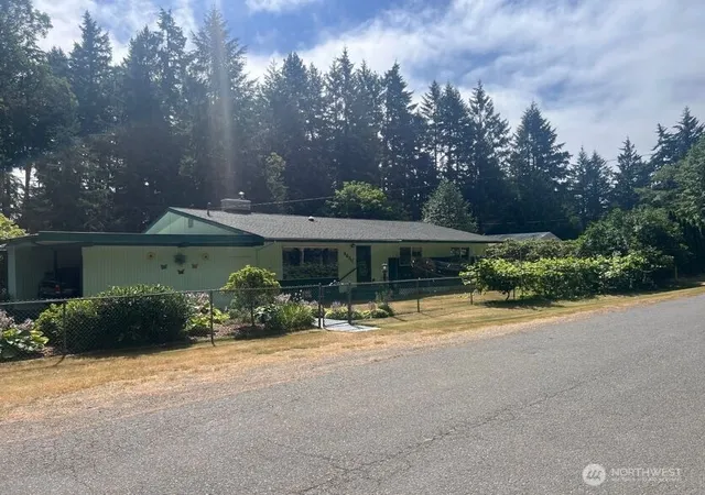 Photo 1 of Single family home for sale at 4430 Pine Ave Ne, Bremerton, WA 98310 | MLS# NWM2550924 | Listing updated on 2026-09-16