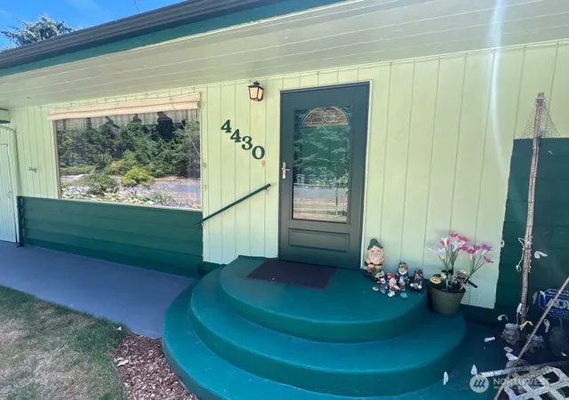 Photo 3 of Single family home for sale at 4430 Pine Ave Ne, Bremerton, WA 98310 | MLS# NWM2550924 | Listing updated on 2026-09-16