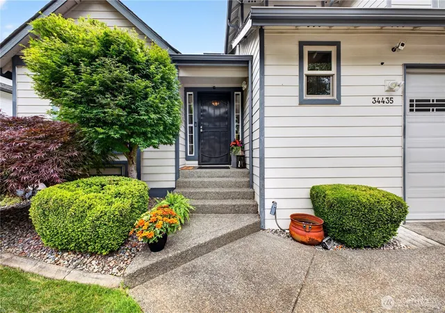 Photo 2 of Single family home for sale at 34435 32nd Court Sw, Federal Way, WA 98023 | MLS# NWM2551085 | Listing updated on 2026-09-28