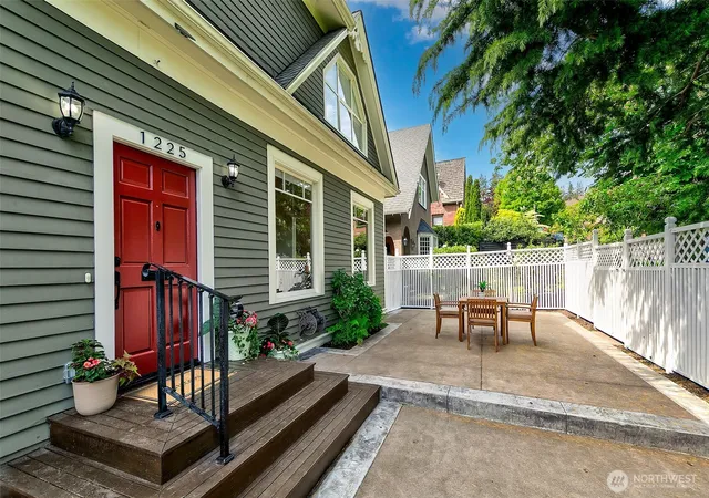 Photo 3 of Single family home for sale at 1225 9th Avenue W, Seattle, WA 98119 | MLS# NWM2551105 | Listing updated on 2026-09-30
