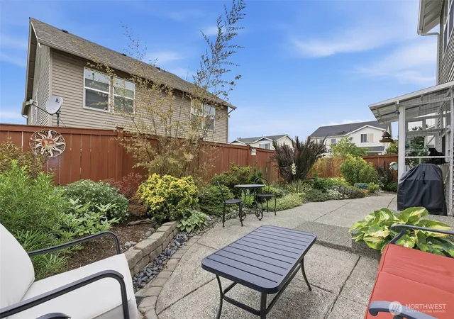 Photo 4 of Single family home for sale at 305 Lynnwood Ave SE, Renton, WA 98056 | MLS# NWM2551194 | Listing updated on 2026-10-01