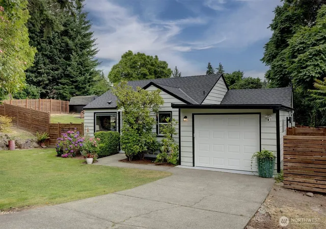 Photo 1 of Sale Pending at 555 Windsor Pl Ne, Renton, WA 98056 | MLS# NWM2551423 | Listing updated on 2026-09-21