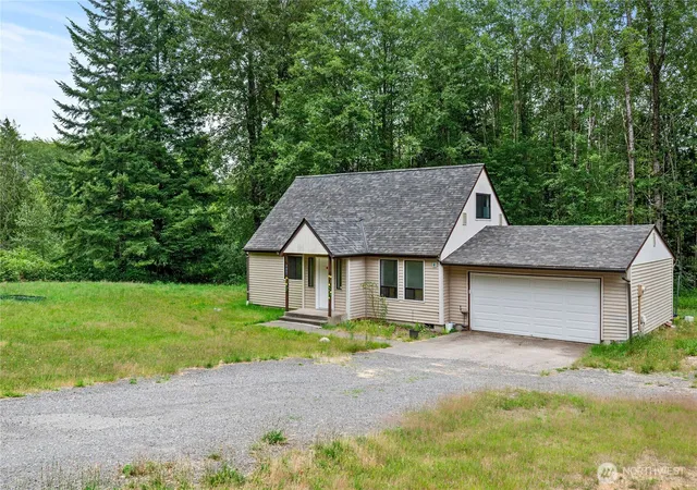 Photo 3 of Single family home for sale at 3857 Crk View Ct SE, Port Orchard, WA 98366 | MLS# NWM2551451 | Listing updated on 2026-09-17