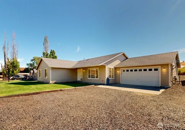 Photo 1 of Single family home for sale at 107 S Hill St, Weston, OR 97886 | MLS# NWM2551527 | Listing updated on 2026-09-27