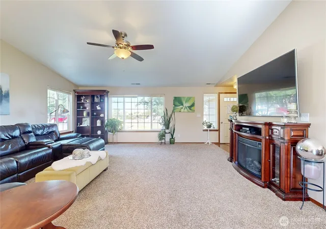 Photo 3 of Single family home for sale at 107 S Hill St, Weston, OR 97886 | MLS# NWM2551527 | Listing updated on 2026-09-27