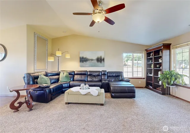 Photo 3 of Single family home for sale at 107 S Hill St, Weston, OR 97886 | MLS# NWM2551527 | Listing updated on 2026-09-27