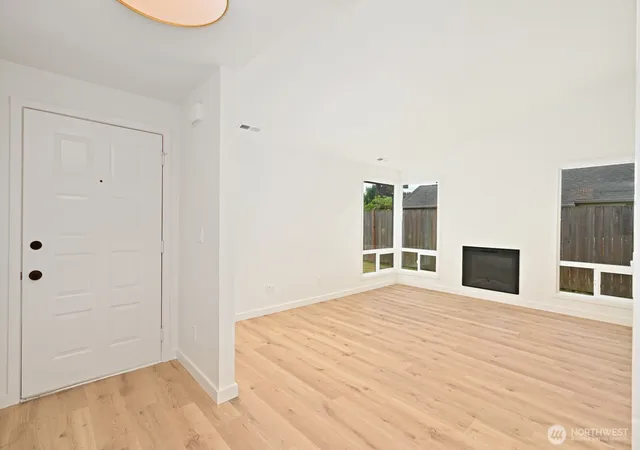 Photo 4 of Sale Pending at 3001 M St NE, Auburn, WA 98002 | MLS# NWM2551856 | Listing updated on 2026-09-28