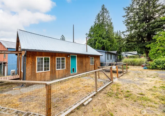 Photo 2 of Manufactured home for sale at 4582 Guemes Way, Ferndale, WA 98248 | MLS# NWM2552068 | Listing updated on 2026-09-25