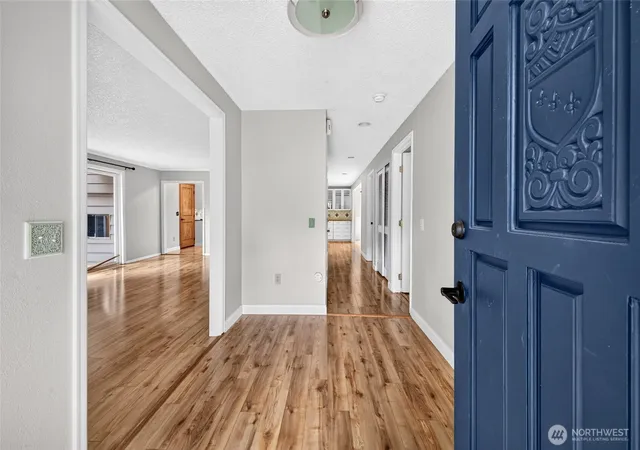 Photo 3 of Townhouse for sale at 6502 Avondale Rd SW #4, Lakewood, WA 98499 | MLS# NWM2552577 | Listing updated on 2026-10-01