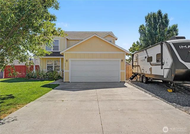 Photo 1 of Single family home for sale at 517 N Kentucky Dr, Moses Lake, WA 98837 | MLS# NWM2552712 | Listing updated on 2026-09-22
