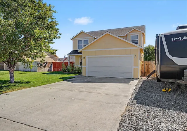 Photo 2 of Single family home for sale at 517 N Kentucky Dr, Moses Lake, WA 98837 | MLS# NWM2552712 | Listing updated on 2026-09-22