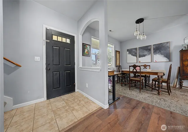 Photo 3 of Single family home for sale at 517 N Kentucky Dr, Moses Lake, WA 98837 | MLS# NWM2552712 | Listing updated on 2026-09-22