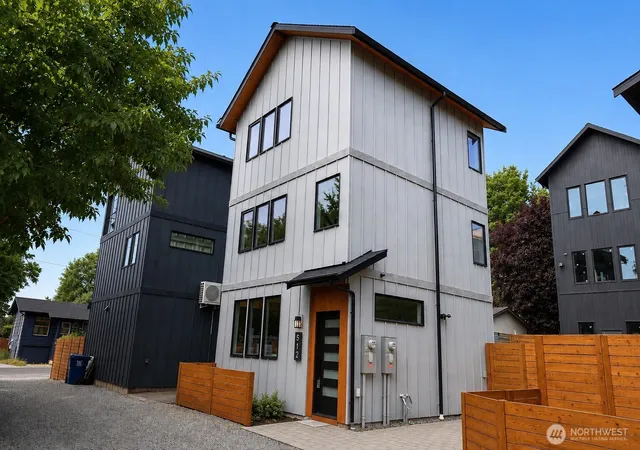 Photo 2 of Single family home for sale at 512 N 92nd Street, Seattle, WA 98103 | MLS# NWM2553175 | Listing updated on 2026-09-23