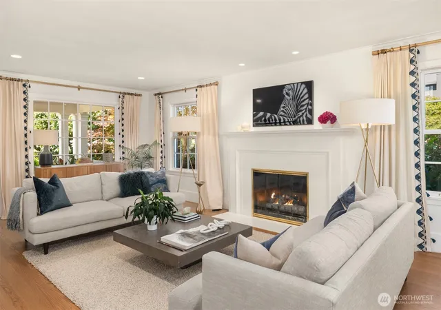 Photo 4 of Single family home for sale at 1515 28th Avenue W, Seattle, WA 98199 | MLS# NWM2553213 | Listing updated on 2026-09-23