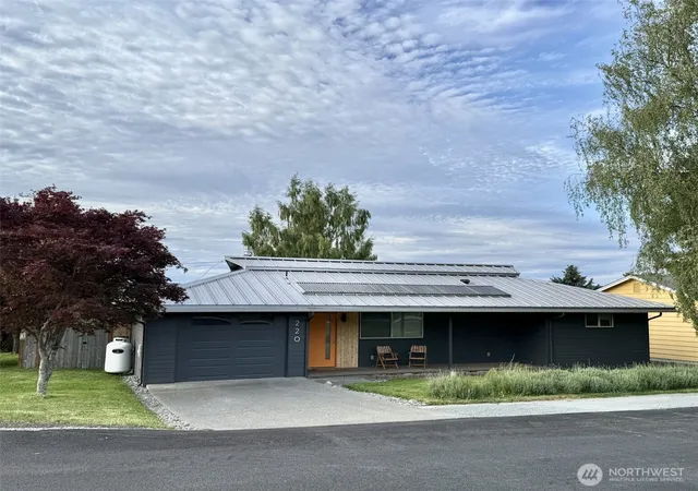 Photo 1 of Single family home for sale at 220 6th Street, Langley, WA 98260 | MLS# NWM2553336 | Listing updated on 2026-09-22