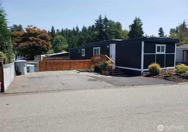 Photo 2 of Manufactured home for sale at 31108 3rd Avenue #208, Black Diamond, WA 98010 | MLS# NWM2553459 | Listing updated on 2026-09-22