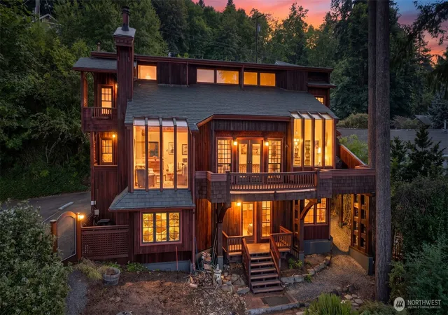 Photo 3 of Sale Pending at 2305 E Lake Sammamish Pl SE, Sammamish, WA 98075 | MLS# NWM2553471 | Listing updated on 2026-09-24