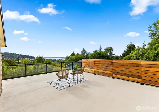 Photo 1 of Single family home for sale at 904 Puget St, Bellingham, WA 98226 | MLS# NWM2553878 | Listing updated on 2026-10-01