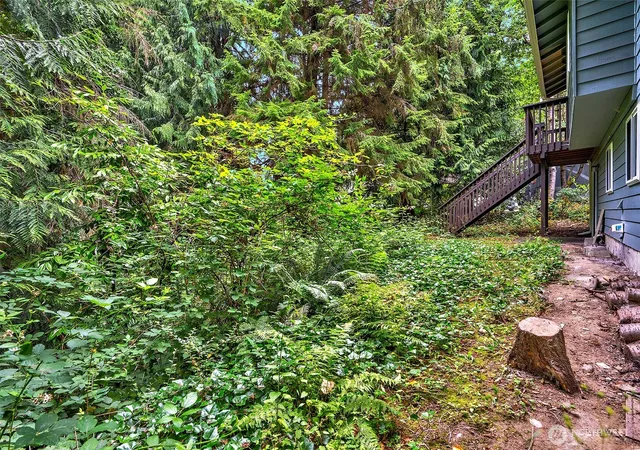 Photo 4 of Sale Pending at 5927 147 Street SW, Edmonds, WA 98026 | MLS# NWM2553915 | Listing updated on 2026-09-18