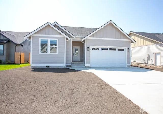 Photo 3 of Single family home for sale at 317 W 3rd Street, Everson, WA 98247 | MLS# NWM2554385 | Listing updated on 2026-09-27
