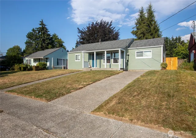 Photo 3 of Single family home for sale at 420 Wilson St NE, Olympia, WA 98506 | MLS# NWM2555214 | Listing updated on 2026-09-26