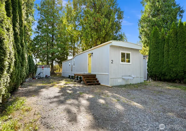 Photo 2 of Manufactured home for sale at 4621 East St #2, Blaine, WA 98230 | MLS# NWM2556104 | Listing updated on 2026-10-02