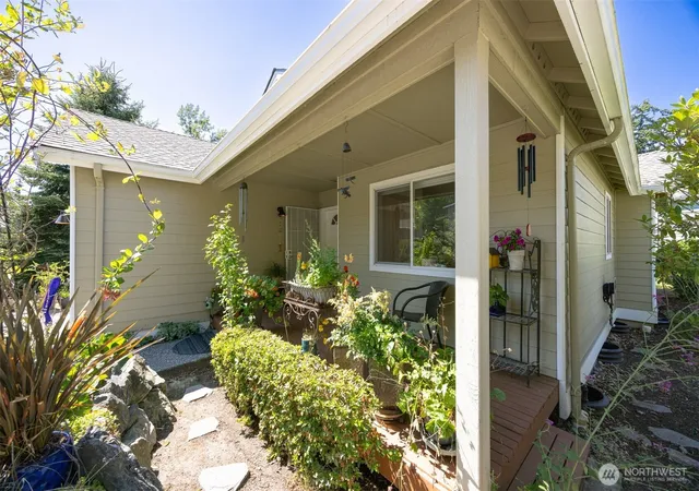 Photo 3 of Sale Pending at 1342 Whatcom St, Bellingham, WA 98229 | MLS# NWM2556118 | Listing updated on 2026-09-25