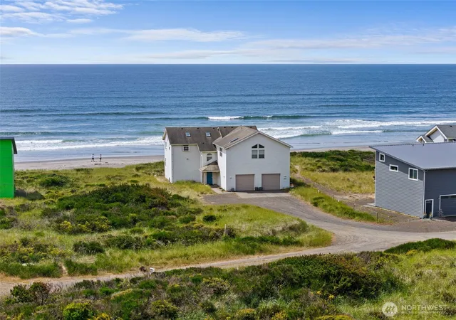 Photo 3 of Sale Pending at 511 Dune Crst Dr, Westport, WA 98595 | MLS# NWM2556291 | Listing updated on 2026-09-26