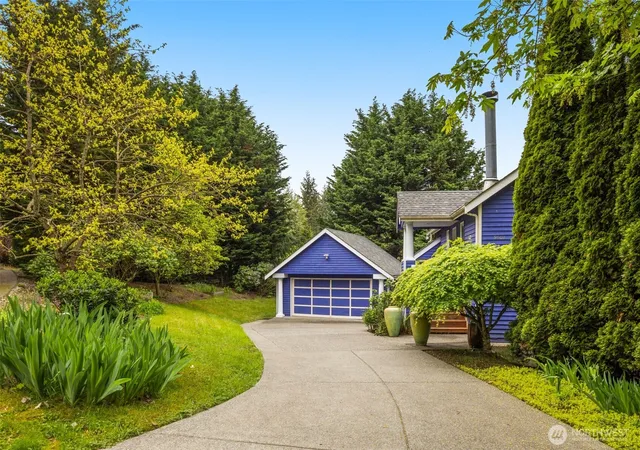 Photo 2 of Single family home for sale at 9602 Ne 35th Place, Bellevue, WA 98004 | MLS# NWM2556355 | Listing updated on 2026-09-22