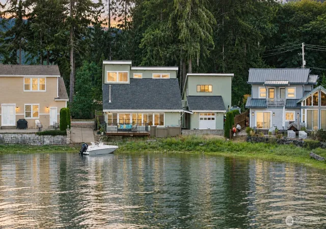 Photo 2 of Single family home for sale at 21 Ne Belaire Dr, Belfair, WA 98528 | MLS# NWM2556520 | Listing updated on 2026-09-22