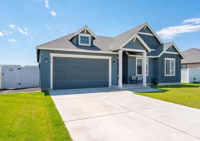 Photo 2 of Sale Pending at 412 Ne L St, Quincy, WA 98848 | MLS# NWM2556734 | Listing updated on 2026-09-23