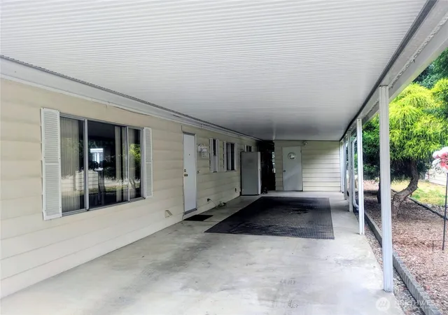 Photo 4 of Manufactured home for sale at 201 Union Ave SE #160, Renton, WA 98059 | MLS# NWM2556736 | Listing updated on 2026-09-17