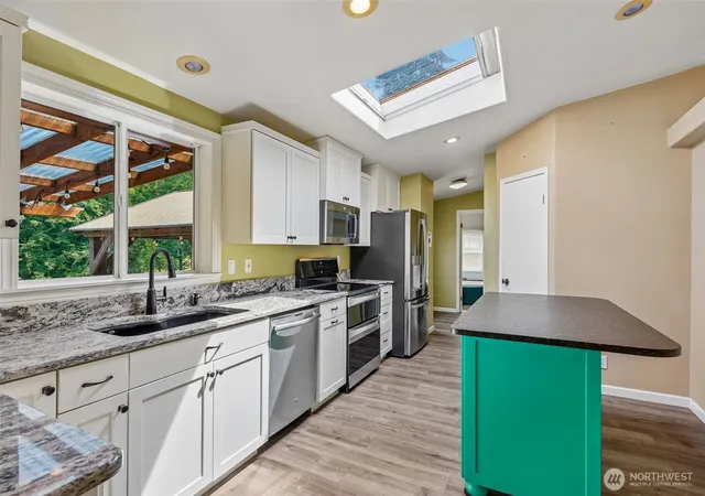 Photo 4 of Sale Pending at 2102 Abernethy Rd NE, Olympia, WA 98516 | MLS# NWM2557557 | Listing updated on 2026-09-16