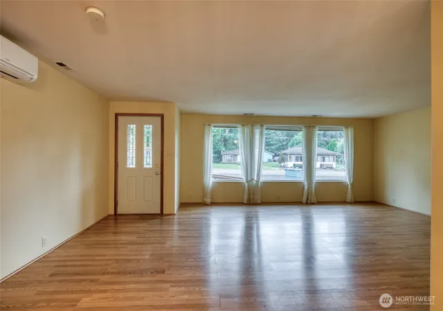 Photo 3 of Single family home for sale at 685 Copalis Beach Rd, Copalis Beach, WA 98535 | MLS# NWM2557596 | Listing updated on 2026-09-16