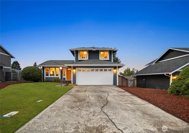 Photo 3 of Single family home for sale at 3717 Commencement Bay Dr, Tacoma, WA 98407 | MLS# NWM2557877 | Listing updated on 2026-09-28
