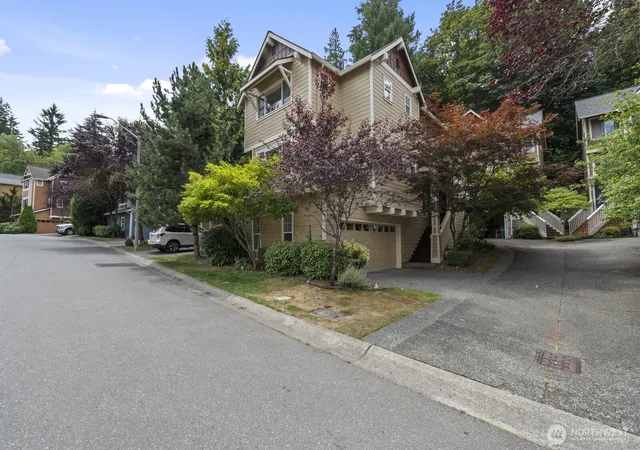 Photo 1 of Single family home for sale at 71 Sunset Ct Nw, Issaquah, WA 98027 | MLS# NWM2558389 | Listing updated on 2026-09-24