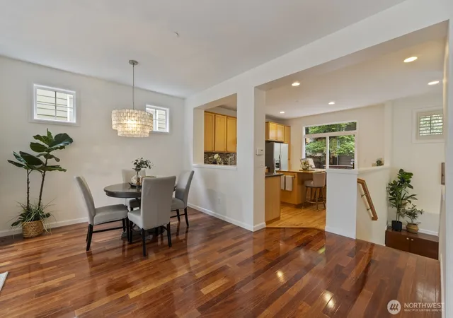 Photo 4 of Single family home for sale at 71 Sunset Ct NW, Issaquah, WA 98027 | MLS# NWM2558389 | Listing updated on 2026-09-24