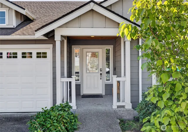 Photo 2 of Single family home for sale at 1477 W Gateway Hts Loop, Sedro Woolley, WA 98284 | MLS# NWM2558581 | Listing updated on 2026-09-29
