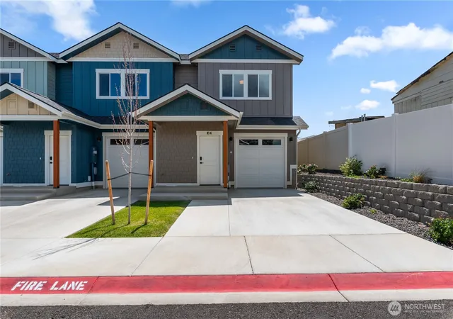Photo 3 of Townhouse for sale at 1030 Finch Ln #E4, Wenatchee, WA 98801 | MLS# NWM2558744 | Listing updated on 2026-09-22